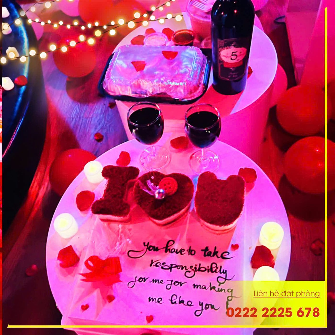 Bánh I love you, rượu vang và nến